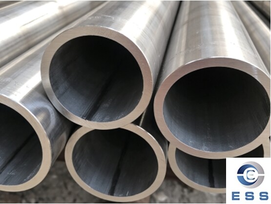 Selection Guide: Stainless Steel Seamless Pipe vs Welded Pipe